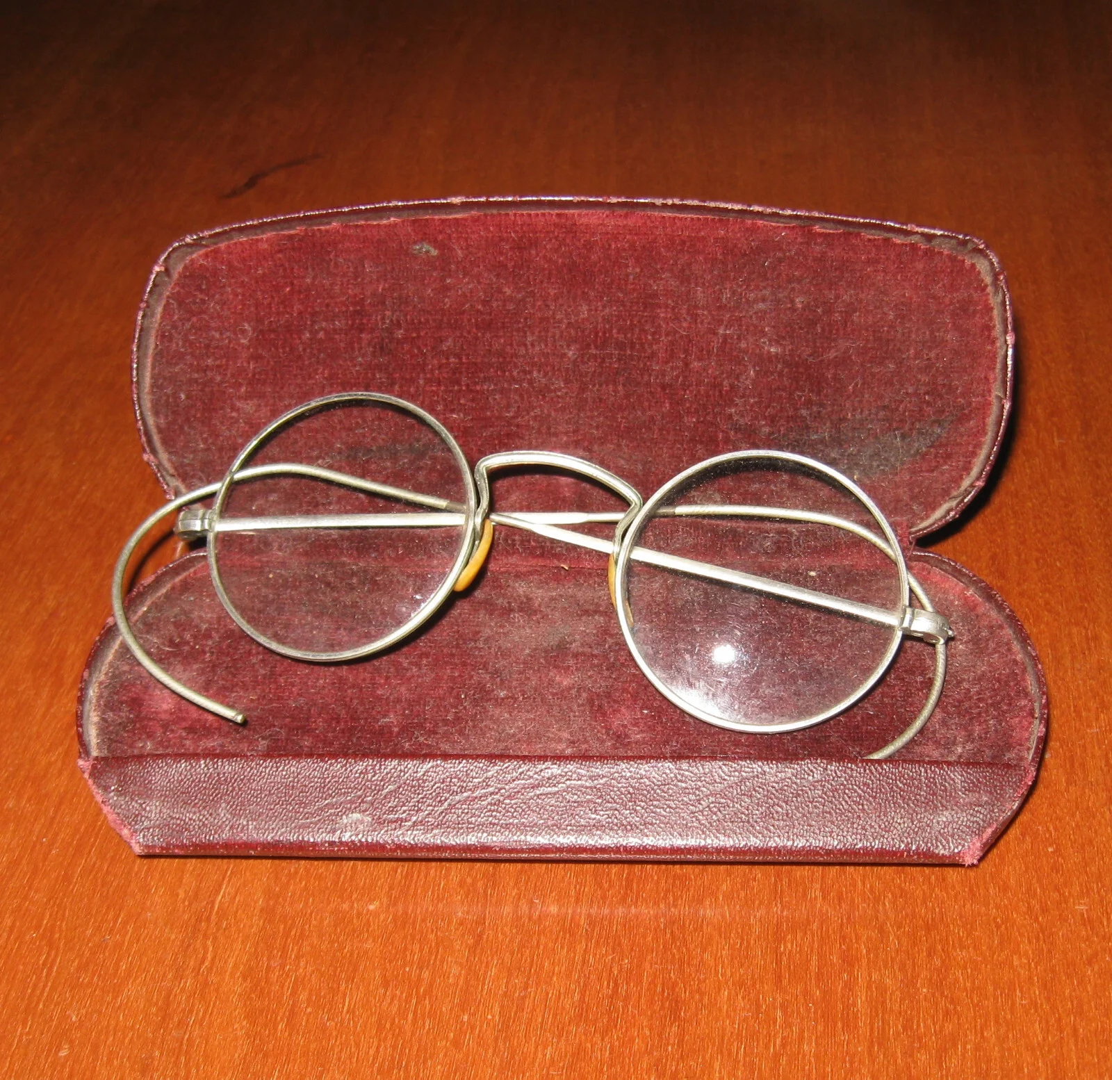 Vintage Eyeglasses Small Round Rim RX Flexi Ear Piece w Slim Hard Case